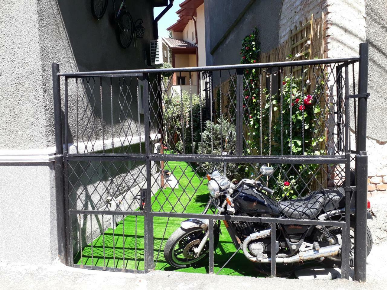 Motor House Unirii Hotel Bukares Bagian luar foto